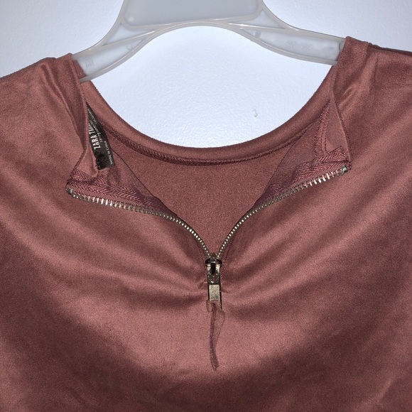 NWOT velvet top - Picture 2 of 2